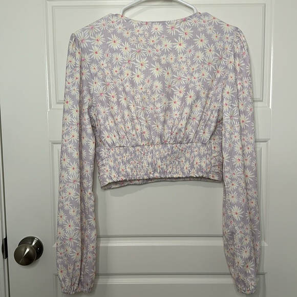Elodie Lavender Floral Crop Top Size Medium NWT - Picture 4 of 8